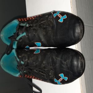 Umder Armour boys cleats